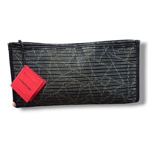 NWT Alan Stuart Black and White Travel Pouch